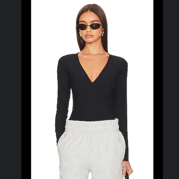 ASTR The Label V-Neck Long Sleeve Bodysuit - Picture 1 of 8
